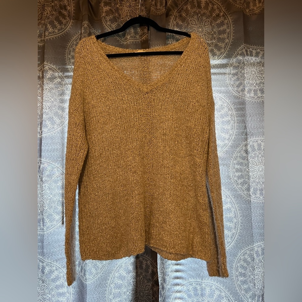 V-neck Sweater, size large